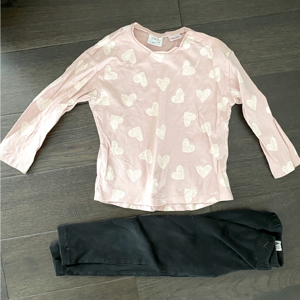 Zara heart top and Gap black leggings outfit 2T EUC